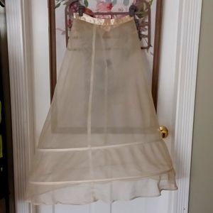 Vintage 1950s bridal hoop skirt🔔👰‍♀💍